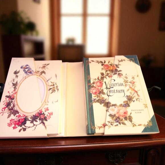 Victorian Treasury Photograph Album with Photo Mounts & Envelopes - Picture 10 of 10